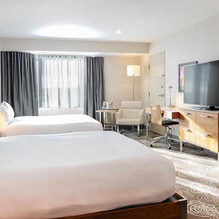 Отель Hilton Montreal/Лаваль Экстерьер фото