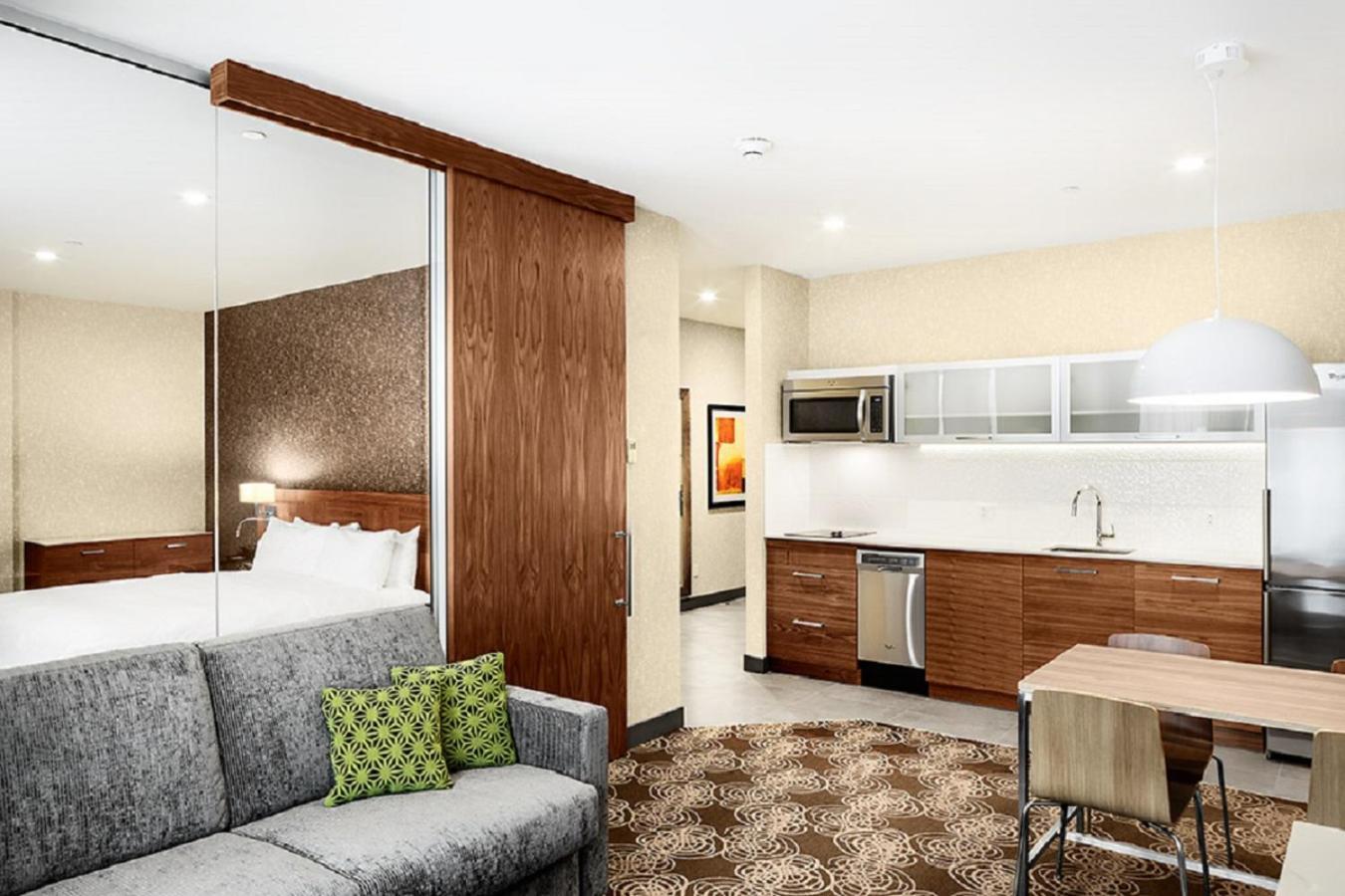Отель Hilton Montreal/Лаваль Экстерьер фото