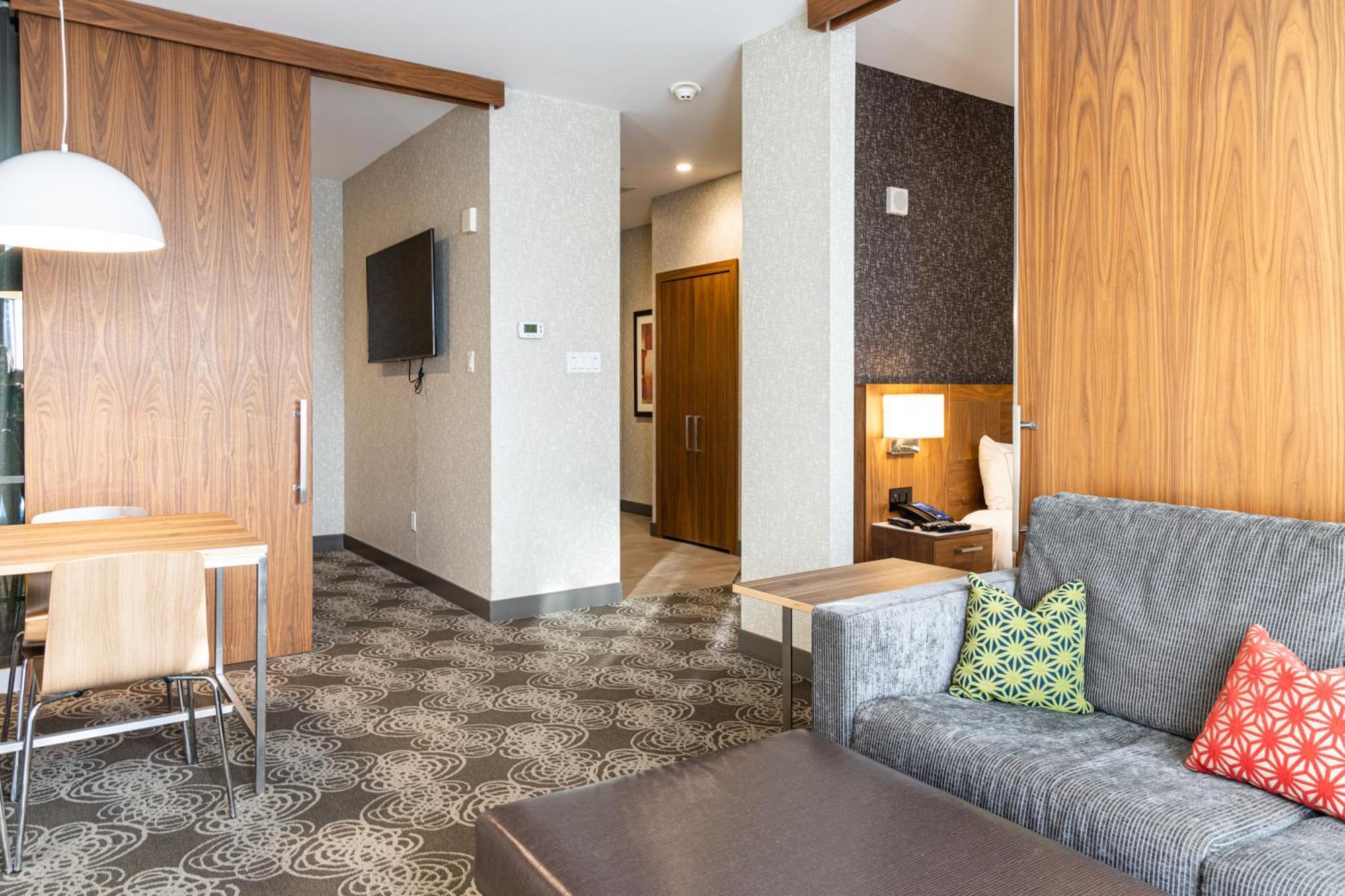 Отель Hilton Montreal/Лаваль Экстерьер фото