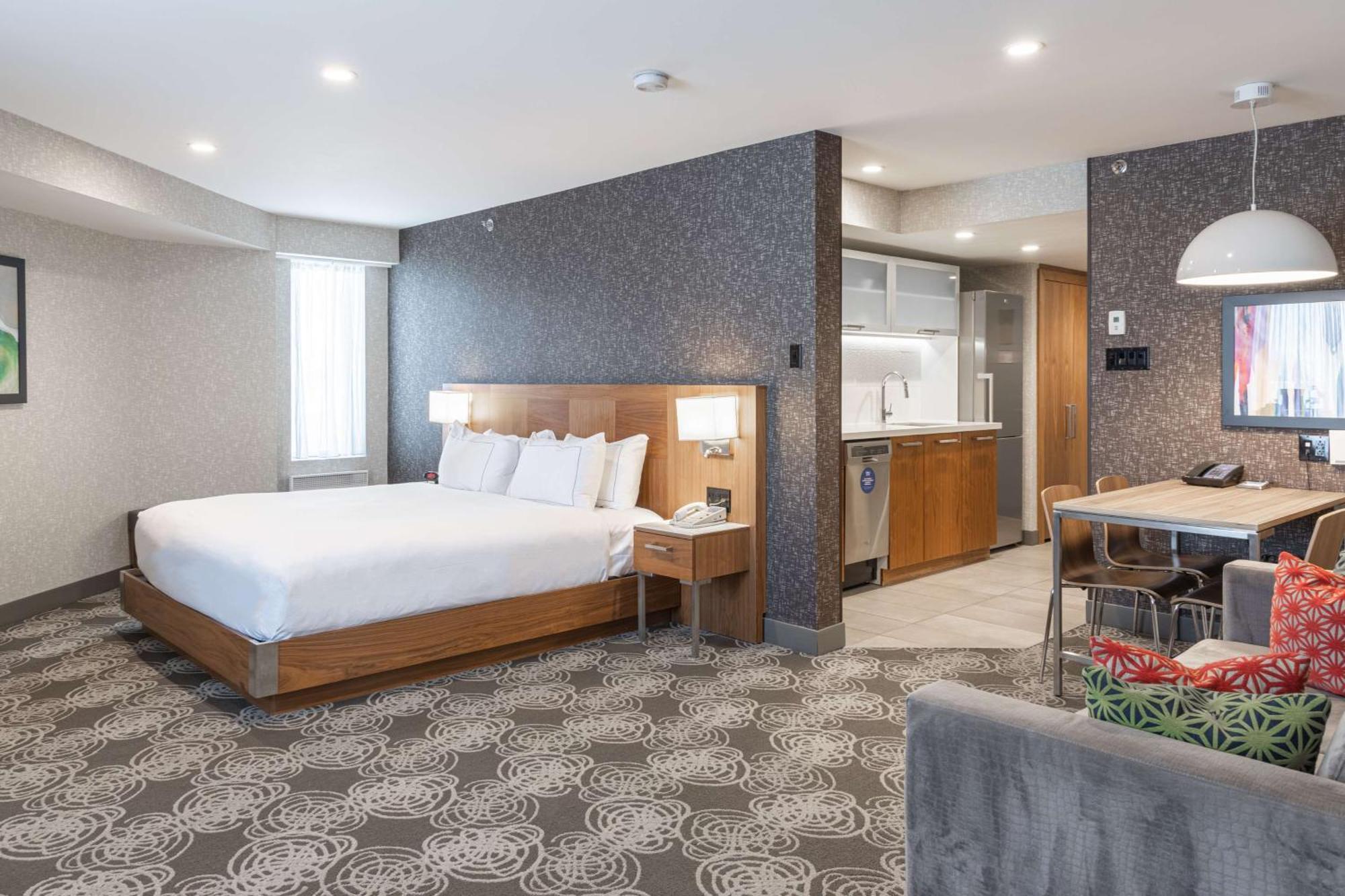 Отель Hilton Montreal/Лаваль Экстерьер фото