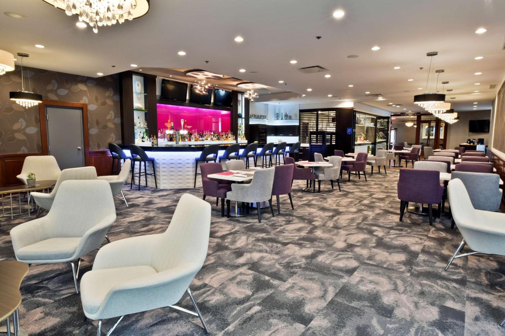 Отель Hilton Montreal/Лаваль Экстерьер фото