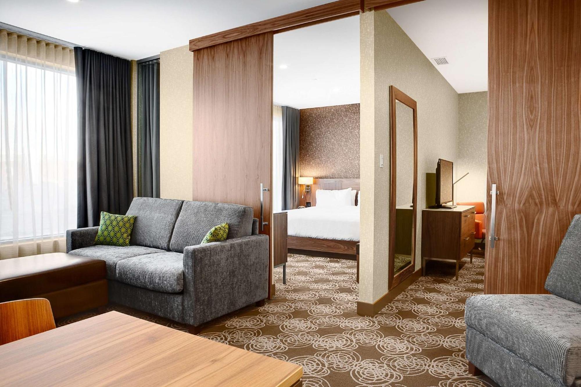 Отель Hilton Montreal/Лаваль Экстерьер фото