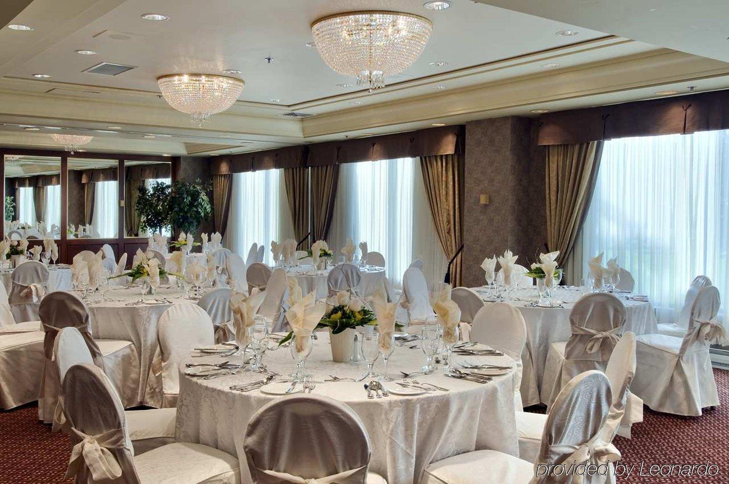 Отель Hilton Montreal/Лаваль Ресторан фото